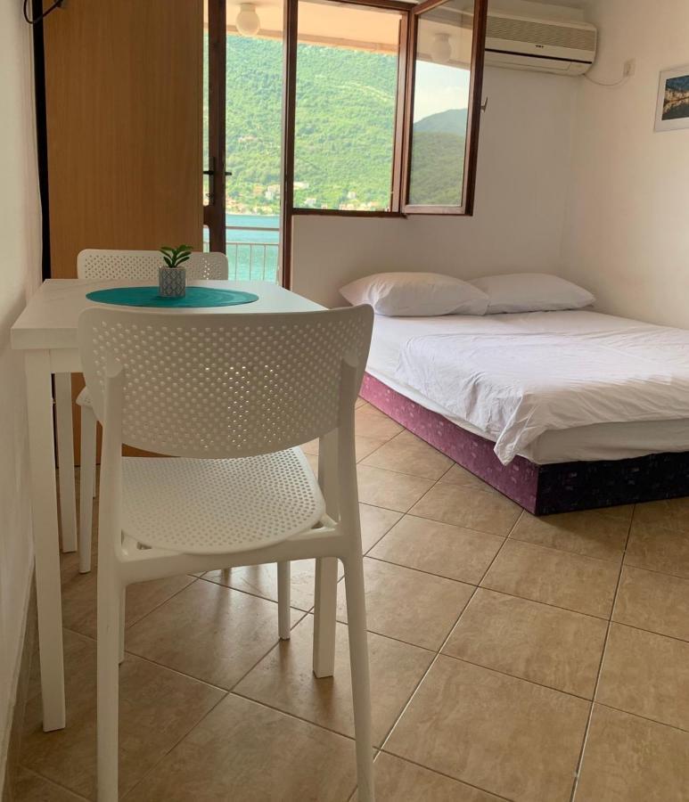 Apartmani Ivana Tivat Kültér fotó