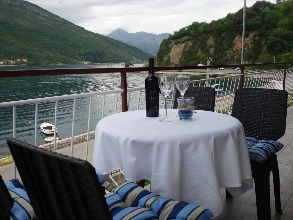 Apartmani Ivana Tivat Kültér fotó